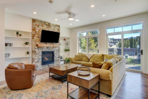New Luxury Loft 206 I Huge Hot Tub I Great Views I Best Price I FREE Adventures Daily